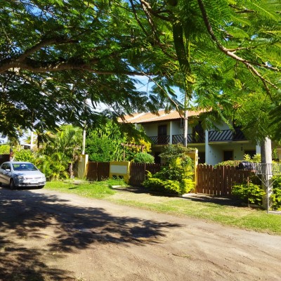 Excelente casa duplex próximo a lagoa centro comercial e mar